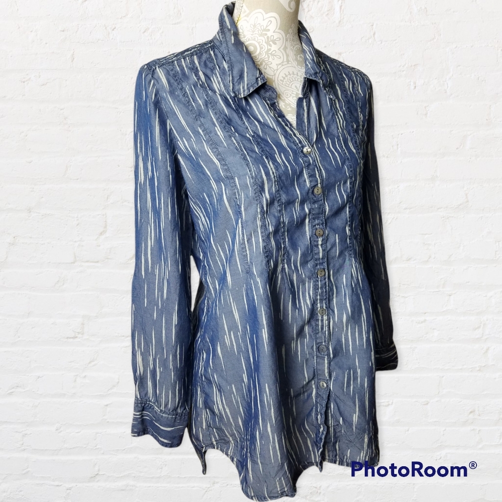 Zozo blue and white long sleeved blouse size medium